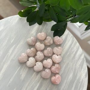 Rose quartz puff heart medium (one)